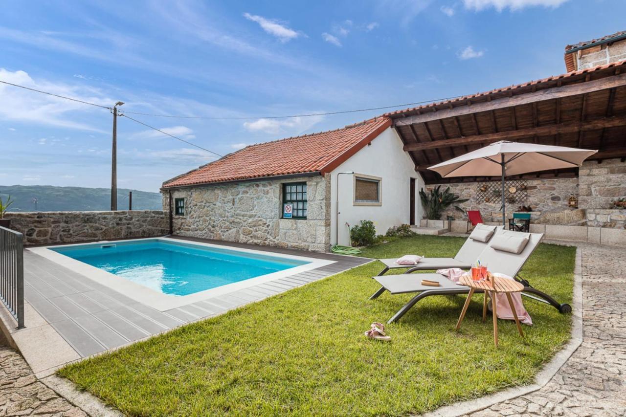 Casa Da Torre - Paraiso No Norte De Portugal Кабесейраш-ді-Башту Екстер'єр фото
